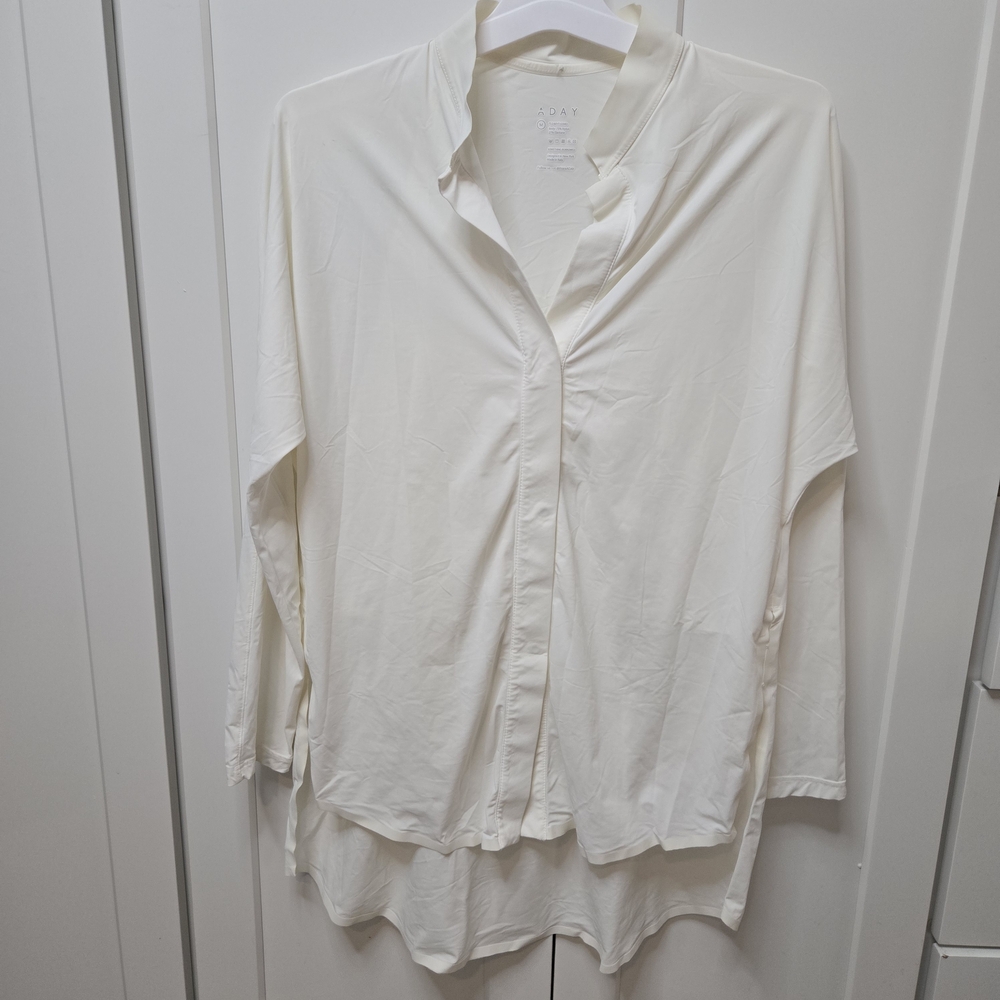 ADAY Medium White Button Down Shirt Capsule Something Borrowed‎